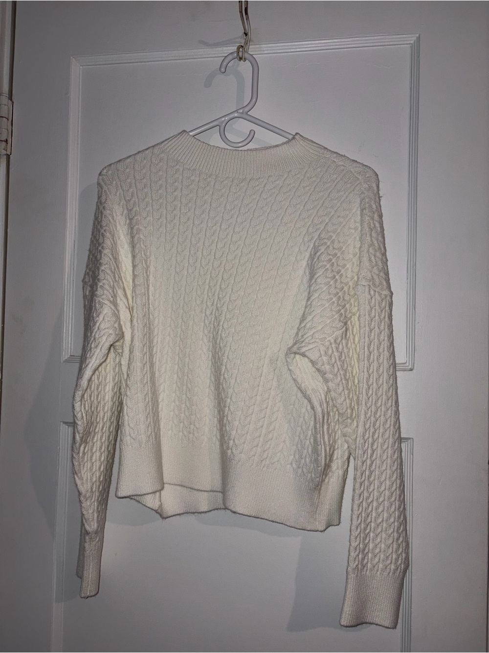 NWOT Zyia Cable-Knit Women's Sweater - Classic Crewneck